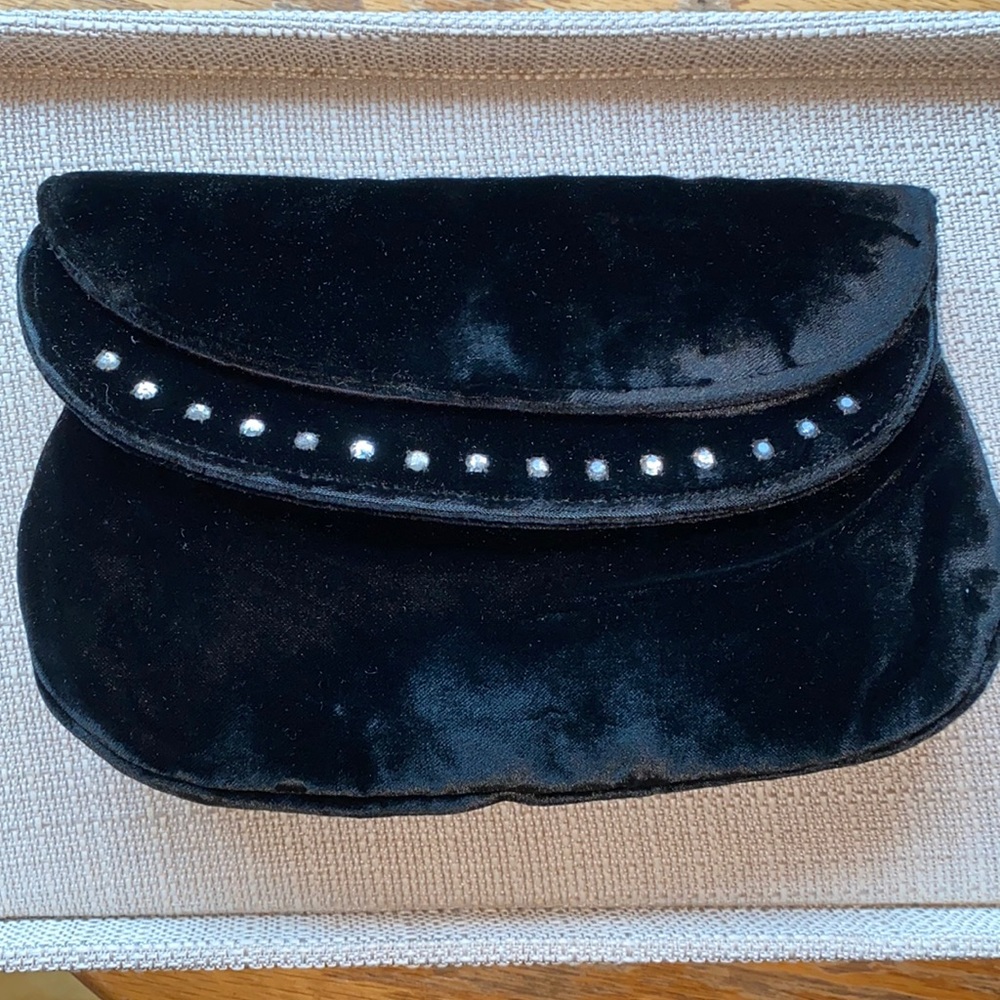 VTG VELVET CLUTCH black velvet , what a little DARLING PIECE 🥰